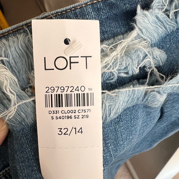 LOFT Mid-Wash Ankle Jeans - Picture 4 of 4